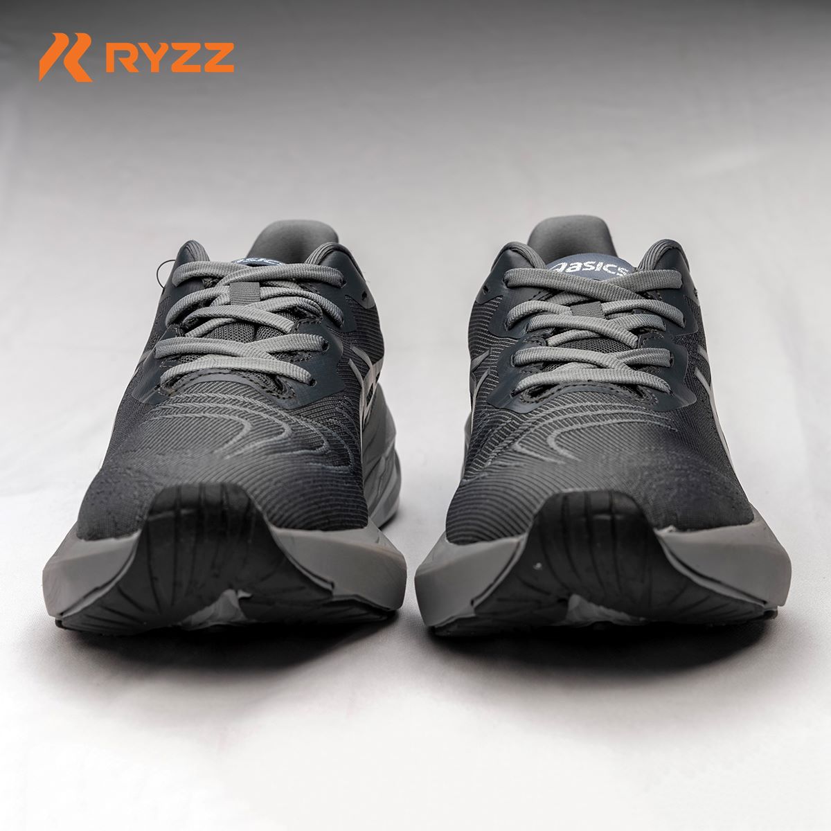 Asics Novablast Grey