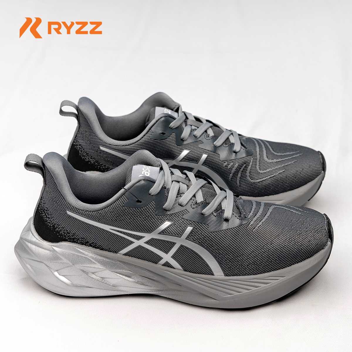 Asics Novablast Grey