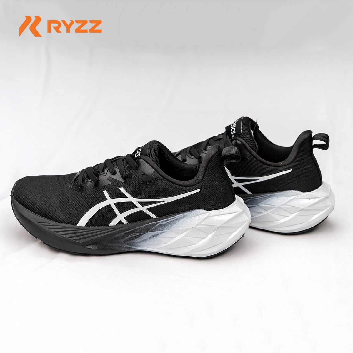 Asics Novablast Black